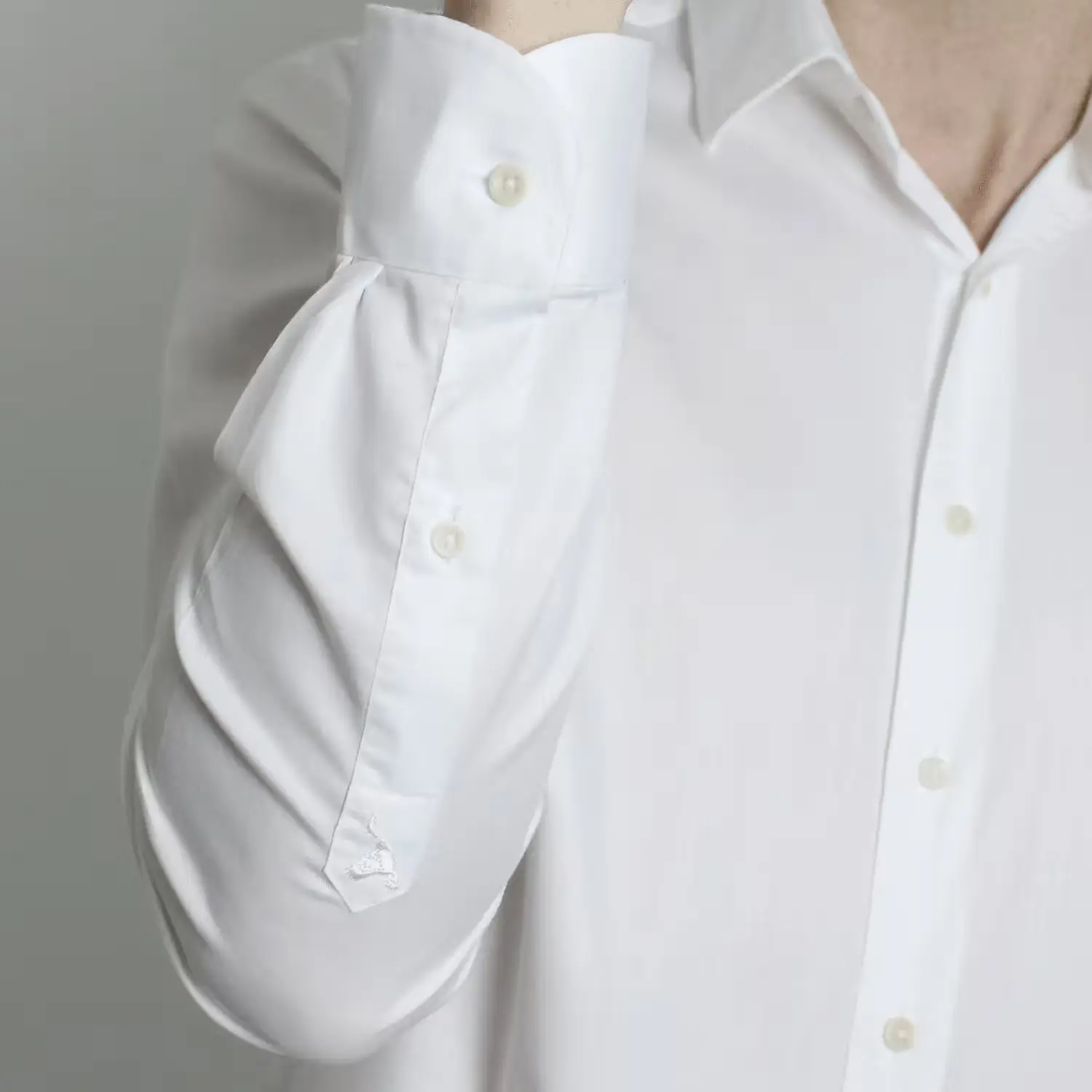 3200x3200-white-stickerei-arm-35